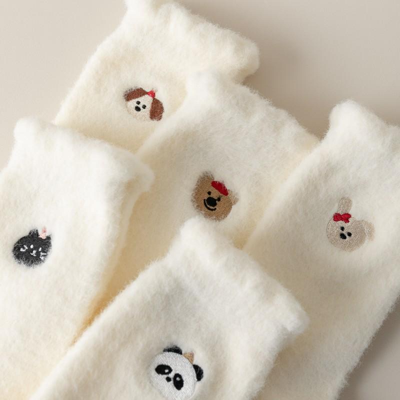 Plush Socks, Autumn and Winter Socks, Women's Mid-calf Socks, Warm with Fleece and Thickened, Warm and Cute, Fluffy Floor Pile Socks