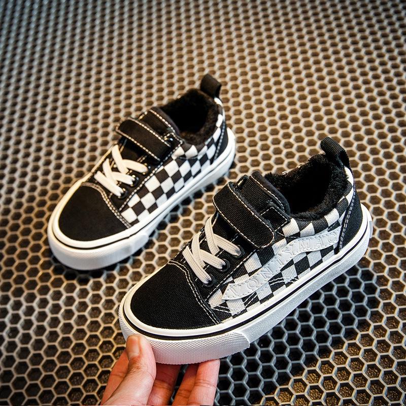 

«Зимние детские кроссовки из парусины с бархатной подкладкой 2024 года: Модная повседневная обувь на мягкой подошве для мальчиков и девочек. 20