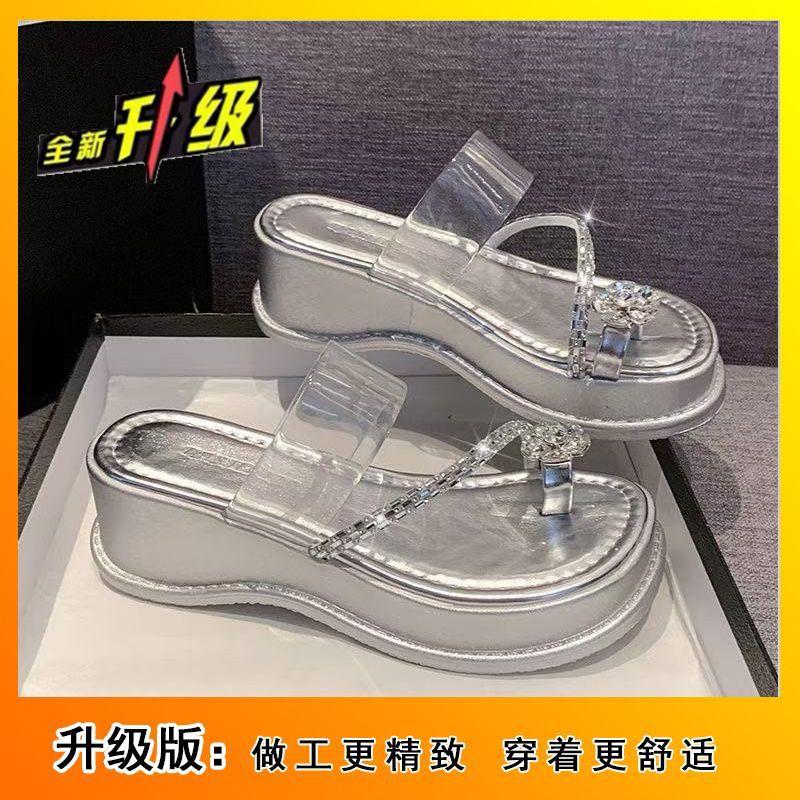 Mode Feenstil Sandalen Damen 2025 Sommer neue Modelle mit Röcken lässig vielseitig römisch Strand Ein-Wort-Slipper