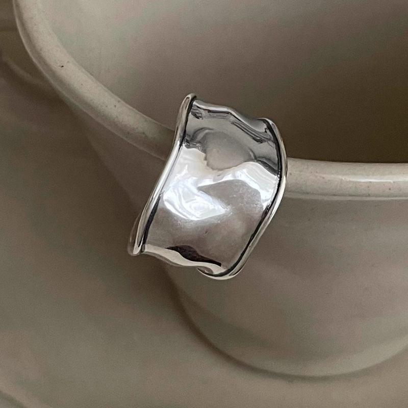 Copper Trendy Retro Ring For Women Featuring Unique Irregular Design Perfect For Styling Chic
