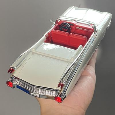 1:24 Cadillac Eldorado Biarritz 1959 Series 62 Alloy Diecast Classic Car Model Desktop Ornaments Christmas Gifts For Friends Boy