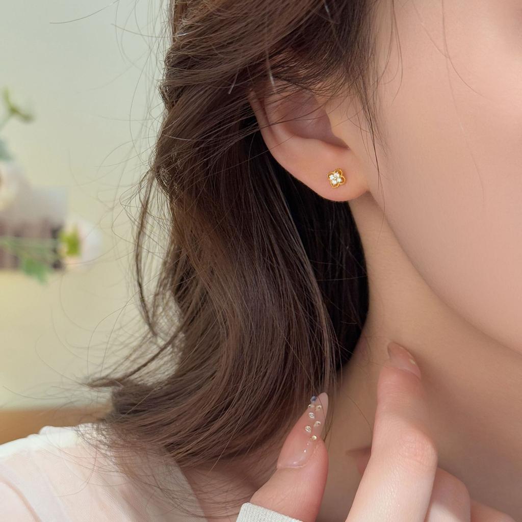 925 Sterling Silver 18K Gold Plated Vintage Quatrefoil CZ Stud Earrings for Women, Dainty 4-Petal Flower Cubic Zirconia Earrings