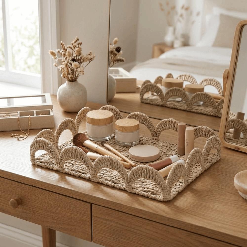 Scalloped Edge Handwoven Storage Basket Rectangular Fruit Basket Desktop Organizer Bedroom