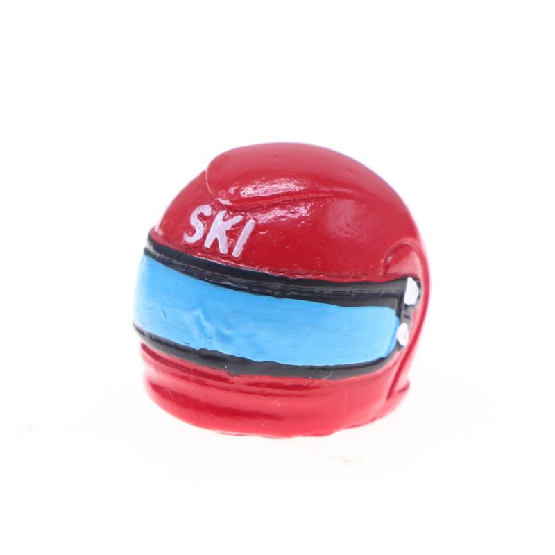 

1:12 Dollhouse Miniature Ice Skates Ski Hats Winter Ski Scene Model Decor Toy Doll House Accessories as the picture