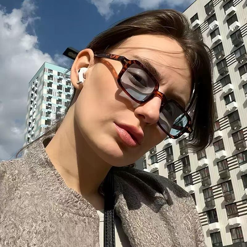 New Vintage Square Sunglasses Woman Fashion Retro Sun Glasses Female Candy Colors Mirror Eyewear Man Brand Designer Shades