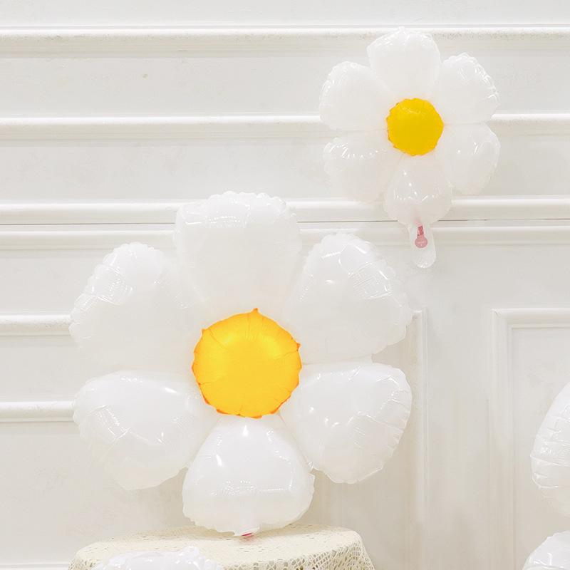 Białe Balony z Stokrotkami i Słonecznikami - Kwiatowe Balony Urodzinowe i Rekwizyty do Zdjęć z Uśmiechniętymi Buziami