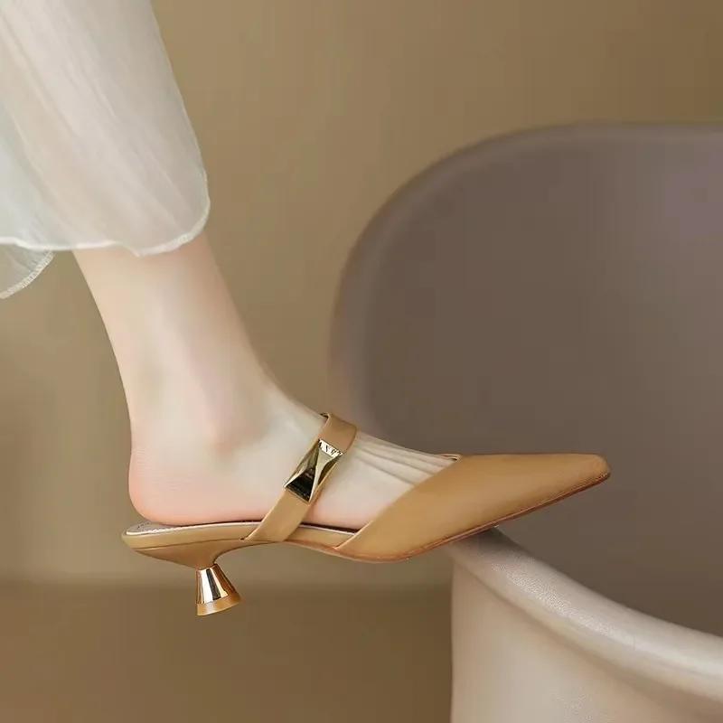 Women Kitten Heels Mules Golden Rivet Pointed Toe Summer Sandals Fashion Beige Ladies Casual Med Heels Luxury Shoes