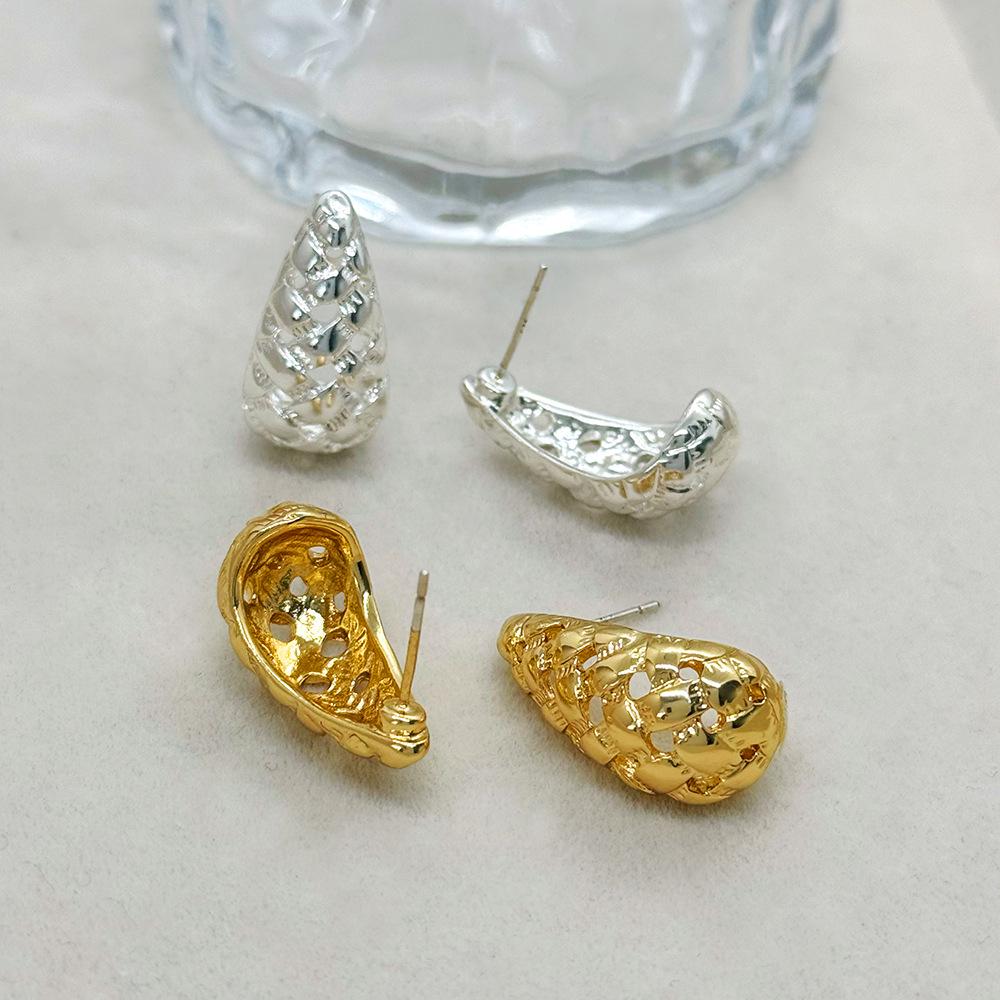 French Luxury Teardrop Mesh Earrings: S925 Silver Needle, Little Fragrant Style, Glossy Diamond Pattern.