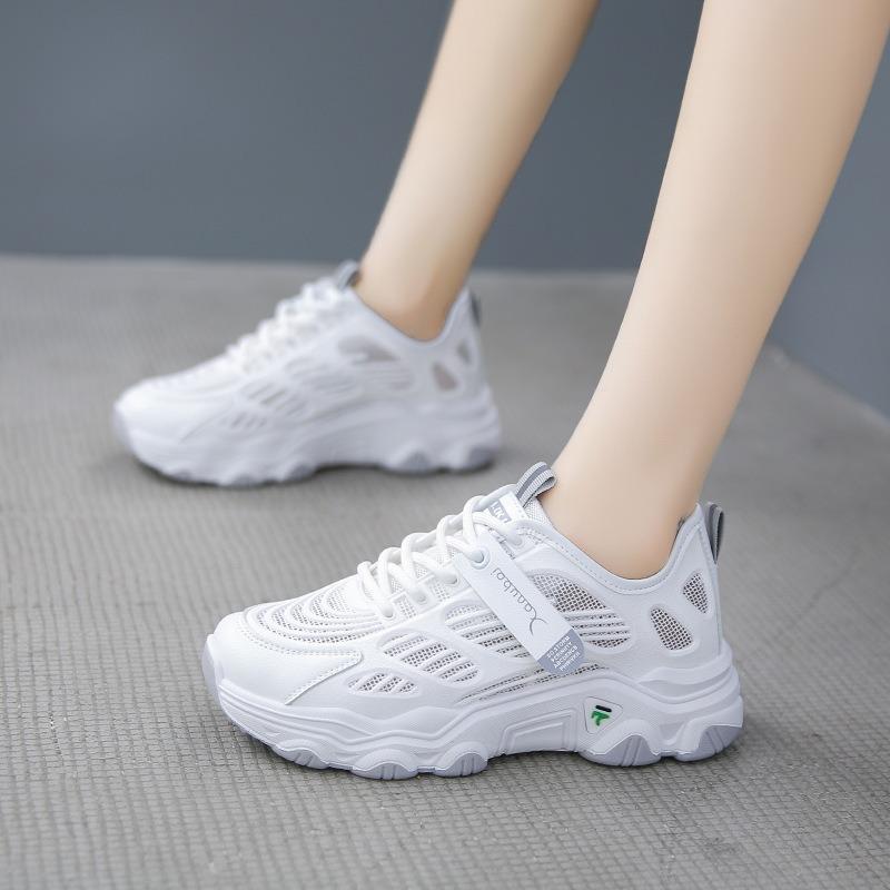 Fashion 2025 New White Running Shoes Women Summer Women Sports Shoes Mesh Breathable Sneakers Wear-resistant Outdoor Casual Shoes
