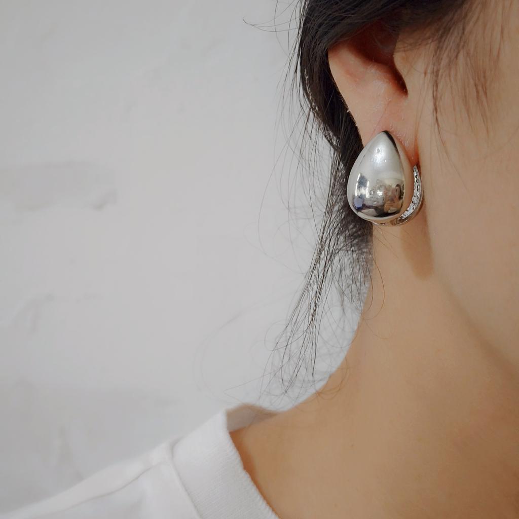 Retro Minimalist Water Drop Stud Earrings, Ear Buckles, Temperament Women's Ins High-end Design, Versatile Earrings.