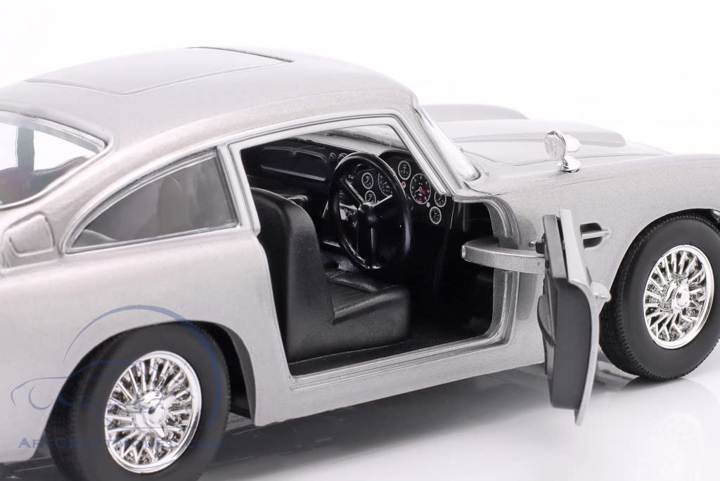 MOTORMAX Měřítko 1/24 Aston Martin Bond Car Kovová stavebnice, ASTON MARTIN DB5 COUPE 1965, z filmu 007 Goldfinger (stříbrný) [Paralelní import]
