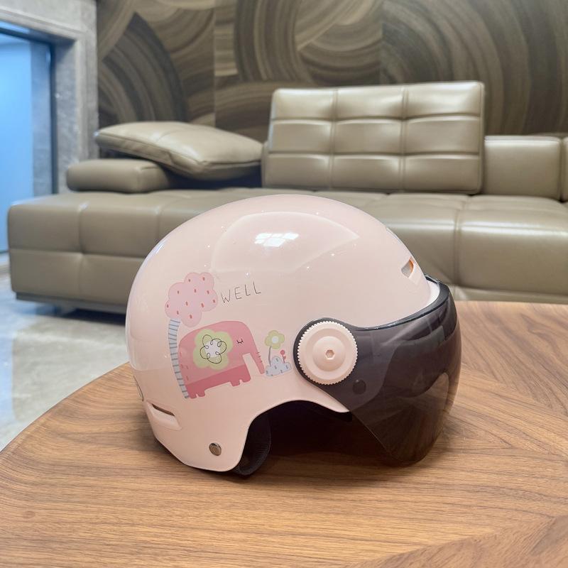 Helmets Women's Summer Electric Motorcycles Men's and Women's Half Helmets Battery Cars Universal In All Seasons