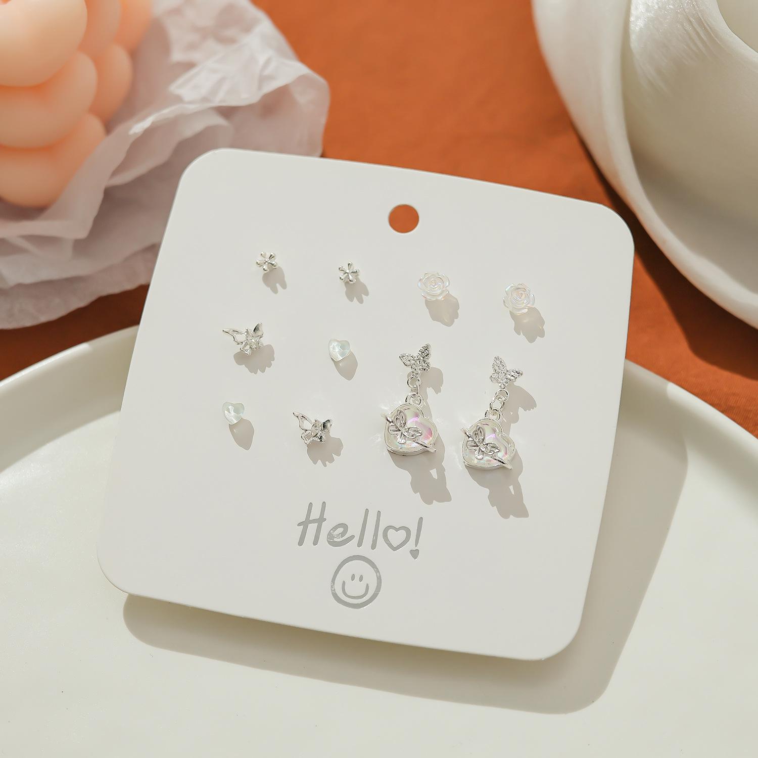 

Серьги-кисточки с бабочками из розового циркония 2024 года: Милый и классный стиль