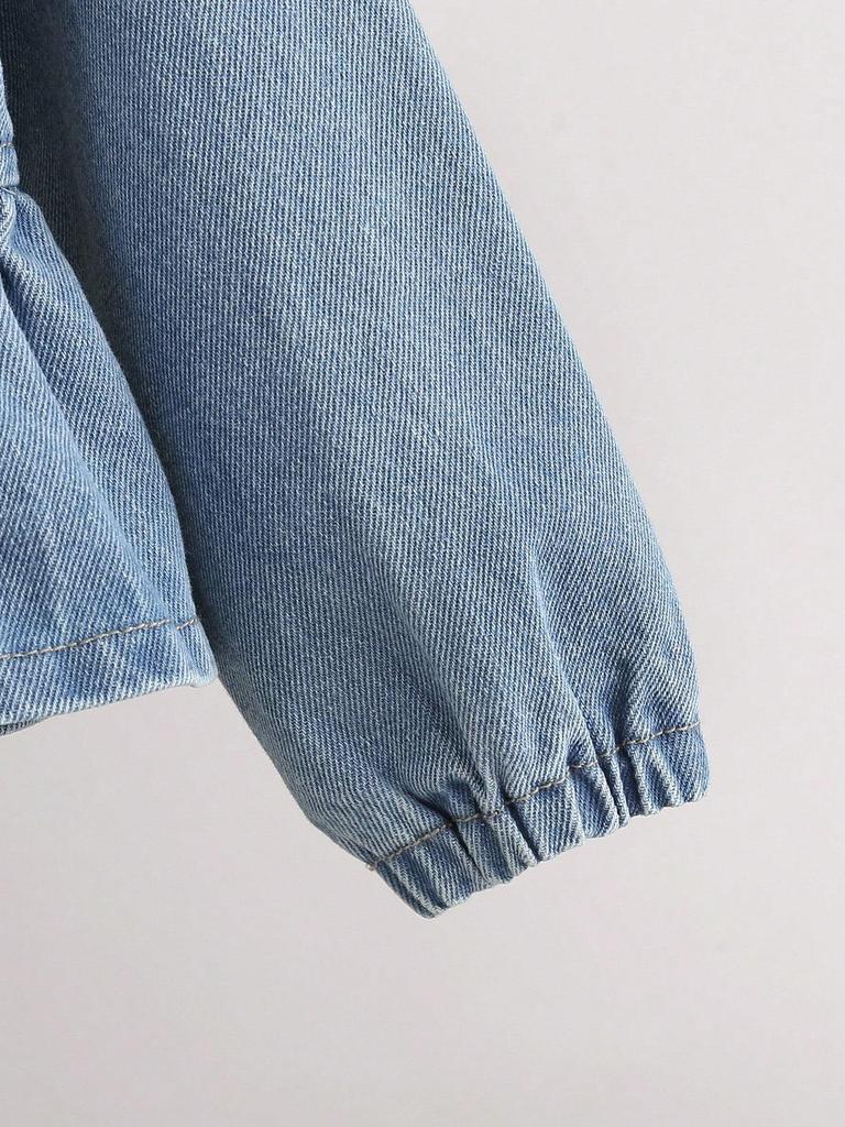 Sweet and Cute Two-piece Set for Girls: Doll-collar Top Paired with Simple, Stylish, and Casual Denim Trousers.