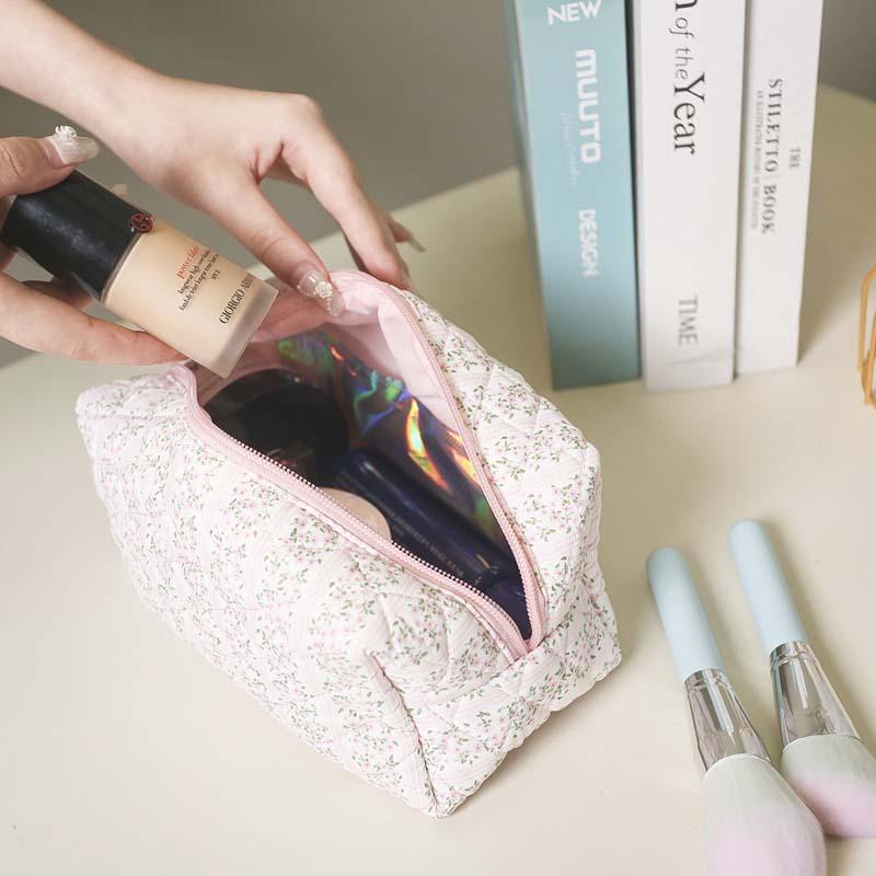 Pretty Floral Print Large Capacity Portable Makeup Bag with Zipper Travel Skincare Storage Pouch