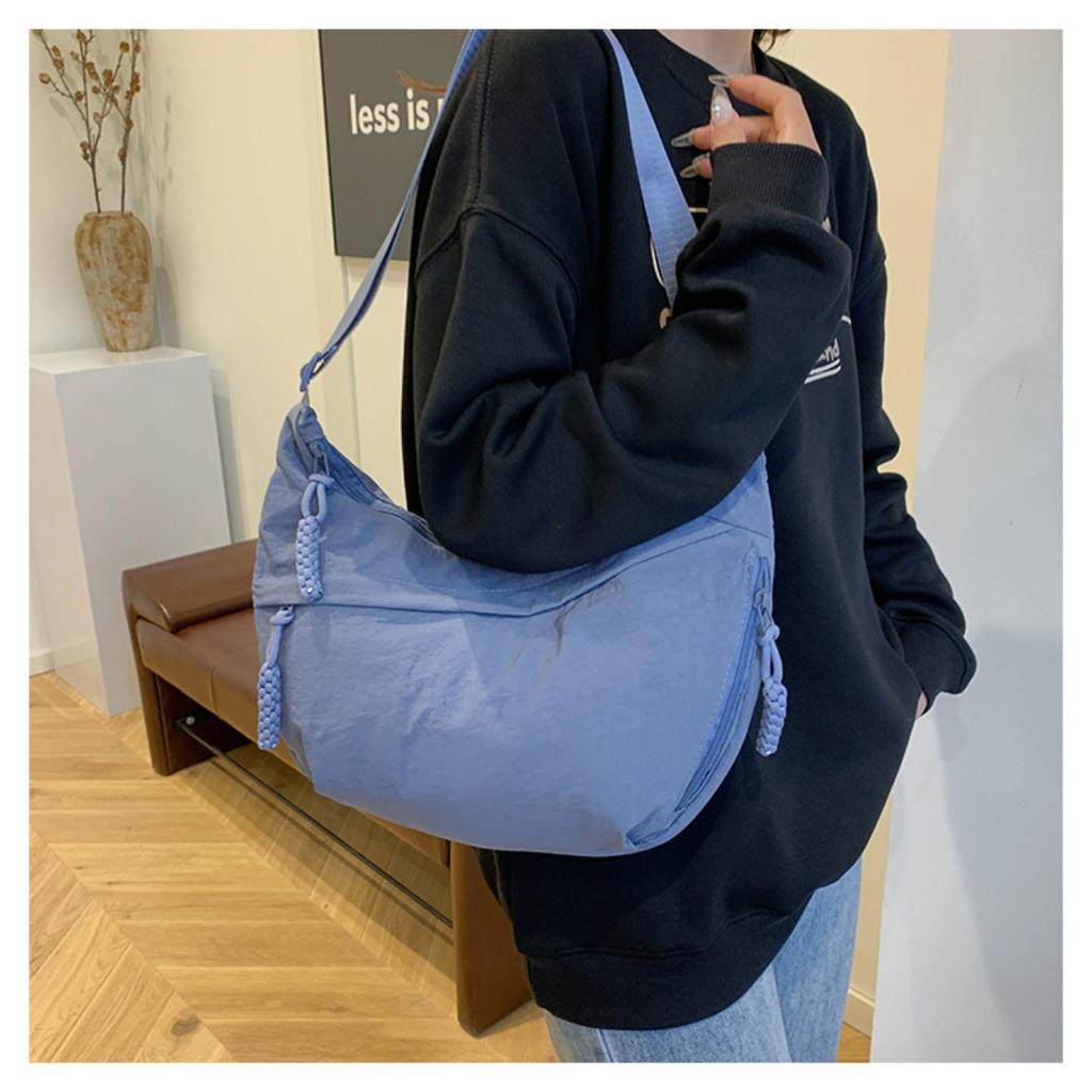 Torba tote o dużej pojemności, Lekka nylonowa torba crossbody z regulowanym paskiem i wieloma zapinanymi na zamek przegródkami