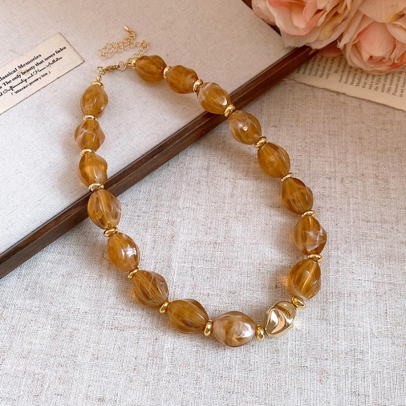 Elegant Summer Acrylic Beaded Necklace: Fashionable Round Clavicle Chain Jewelry