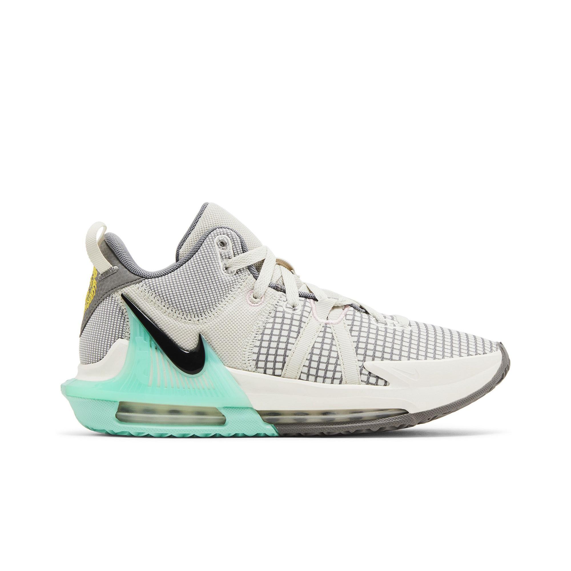 Nike LeBron Witness 7 EP `Flat