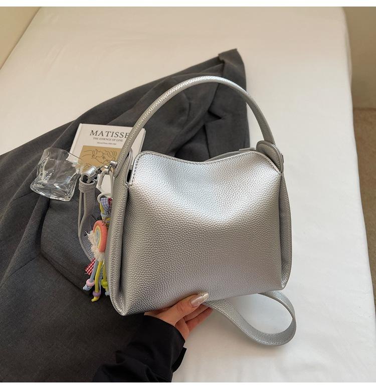 Popular Portable Pillow Bag Women 2025 New Simple Atmosphere Casual Shoulder Bag Fashion Messenger Bag