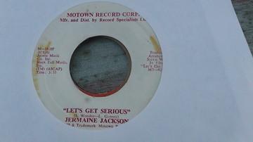 

7inch Record JERMAINE JACKSON Lets Get Serious M1469F Motown 1979 Jamaica SoulFunk Used
