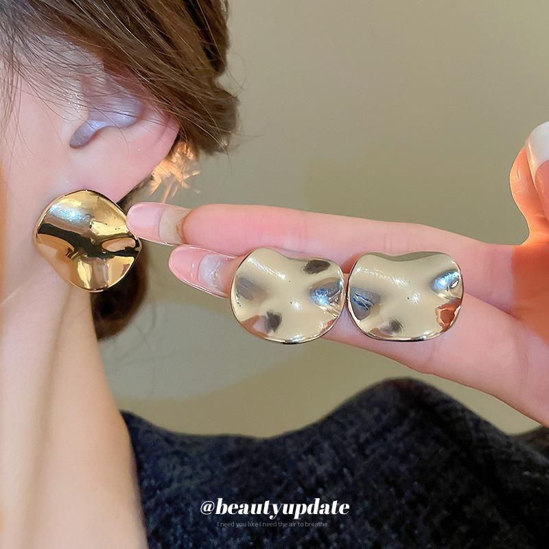 Irregular Metal Round Stud Earrings European and American Exaggerated Earrings Temperament Earrings