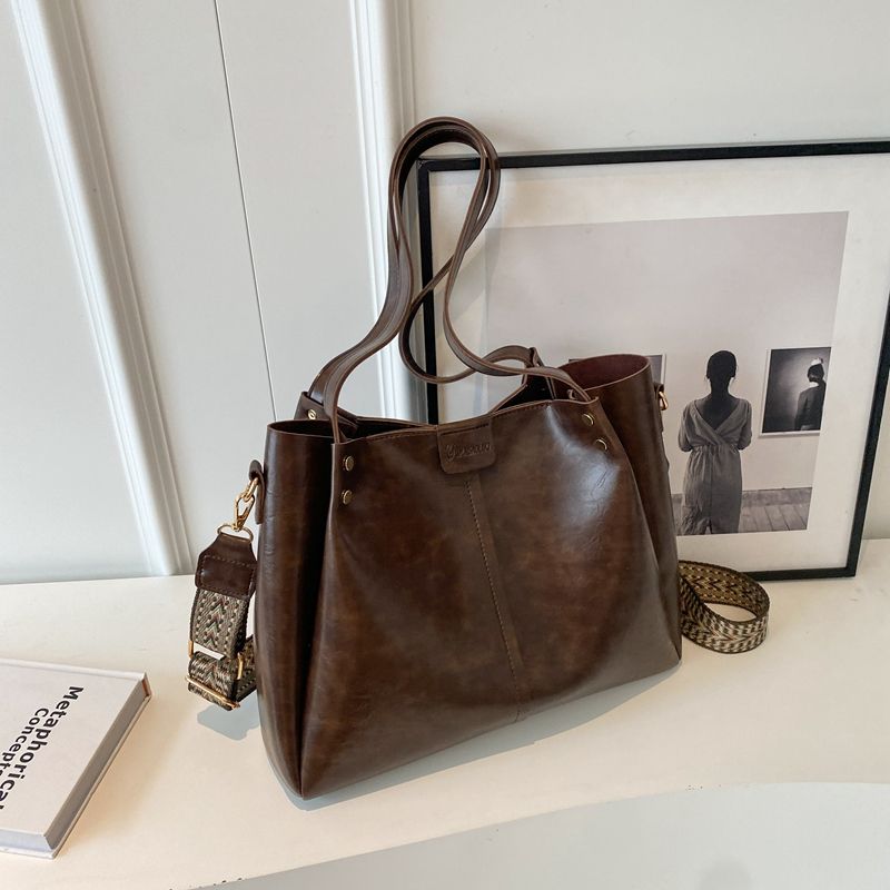 Commuter Versatile Underarm Large Capacity Bag Women's Trendy Retro Fashion Tote Shoulder Bag