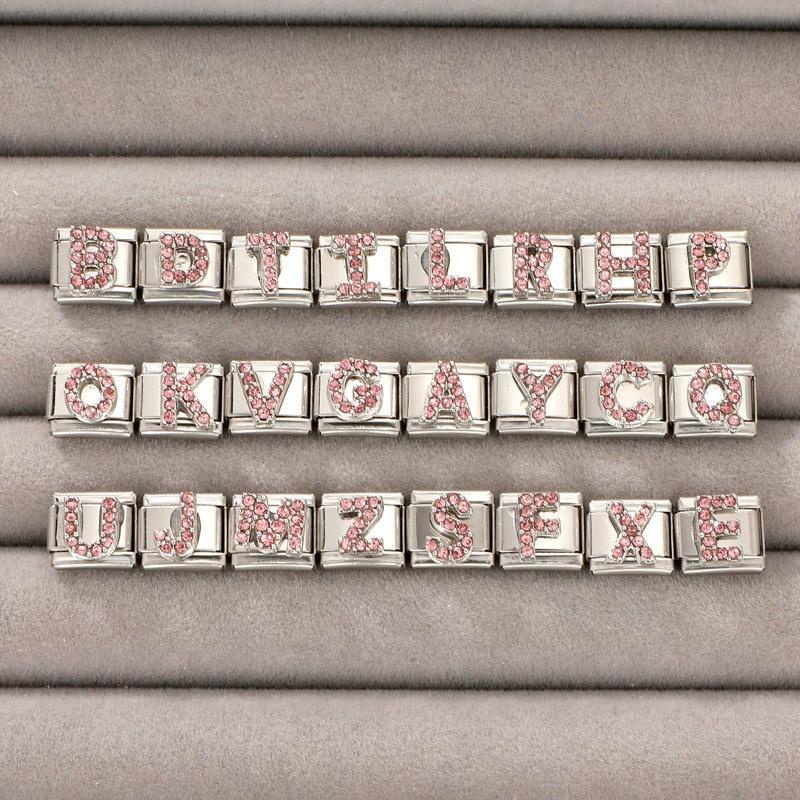 1pz Micro Intarsiato Zirconia Rosa Full Zircone 26 Lettere Inglesi Fascino Italiano Adatto Bracciale in Acciaio Inossidabile da 9mm Gioielli Fai da Te