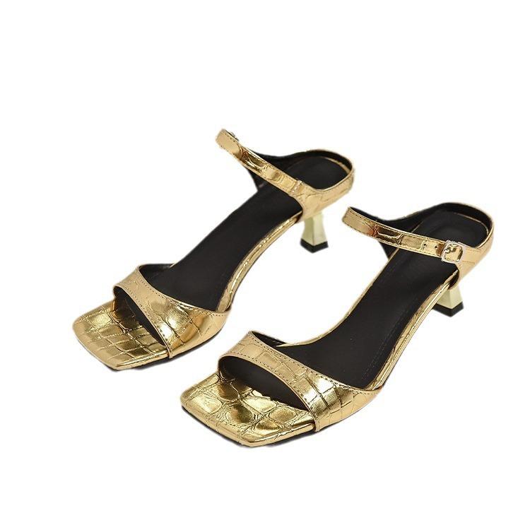 Modische Ein-Wort-Cool-Slipper mit quadratischem Absatz für Damen 2025 Sommer neu Europäische und amerikanische Mode Zehenoffene Schuhe mit mittlerem Absatz