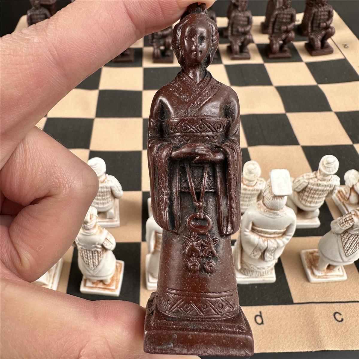 Large Imitation Ancient Chess 3D Terra-Cotta Army Resin Chess Pieces To Do Old Treatment Leather Chessboard 43Cm/16.93In