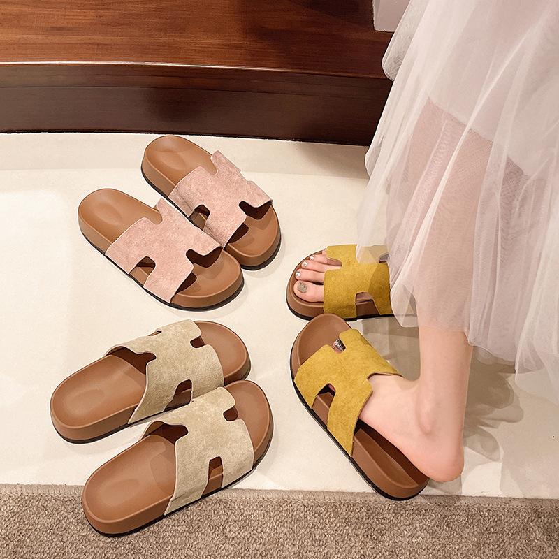 French style flat-bottomed retro casual one-word slippers for women in the summer of 2025, new models for exterior wear, fashionable beach H sandals