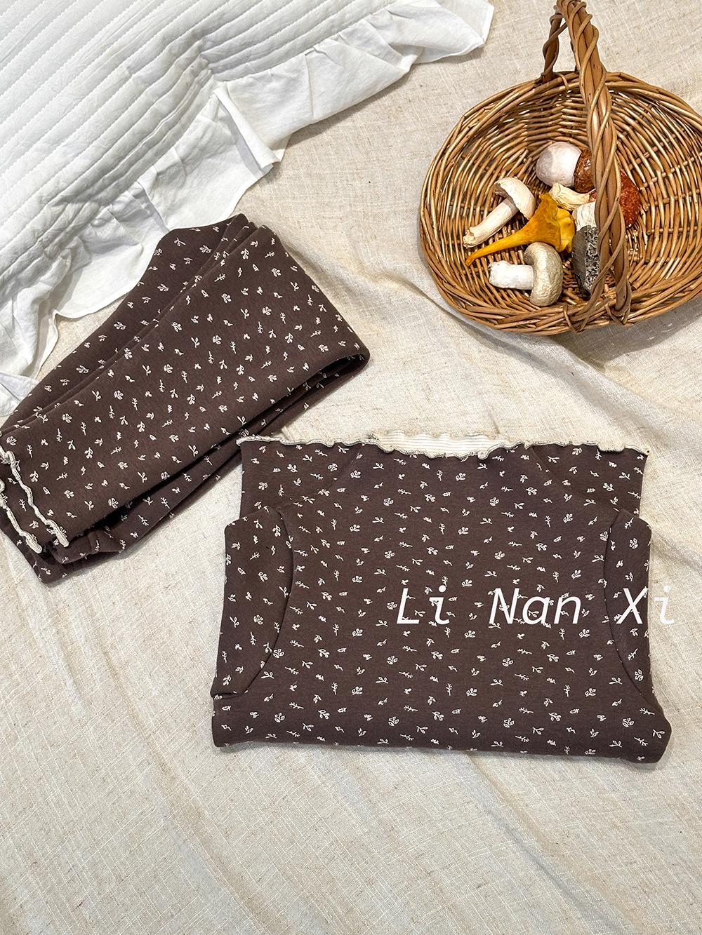 

Корейский детский зимний теплый комплект с цветочным принтом и оборками из шелка и кашемира 2024 100cm