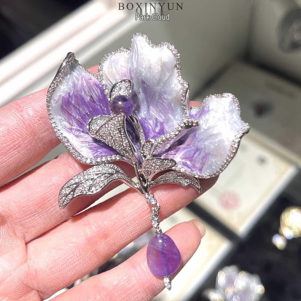 Bo Xin Yun Luxury Pearl Corsage with Canna Lily