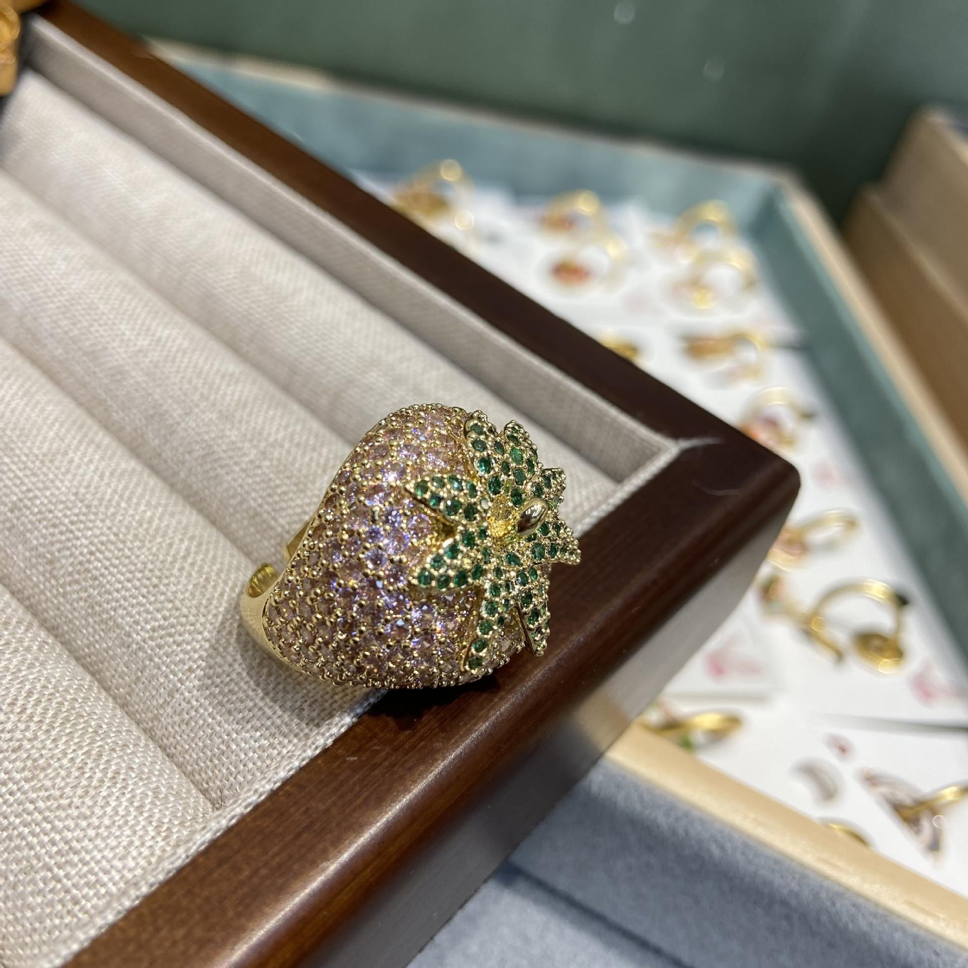 

Кольцо из настоящего золота 18 карат с медным покрытием, цветной бриллиант, регулируемое отверстие, красное корундовое кольцо-клубника, кольцо с круглым цирконием и бриллиантами