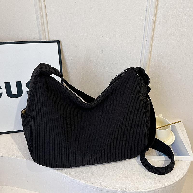 Autumn and winter new small fresh large-capacity shopping bag tote bag lazy wind shoulder Korean version of literary and leisure tote bag