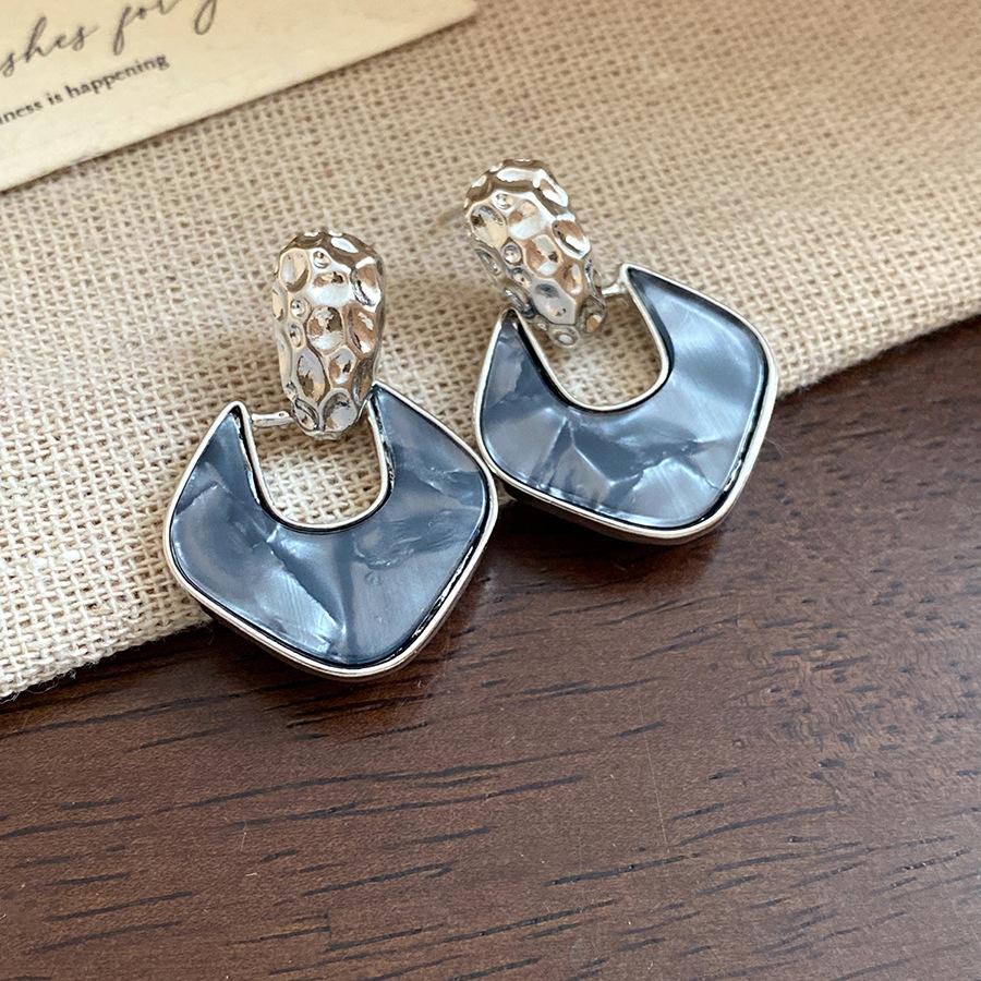 Silver needle pleated rhombus pendant earrings retro court style temperament versatile earrings light luxury high-end earrings
