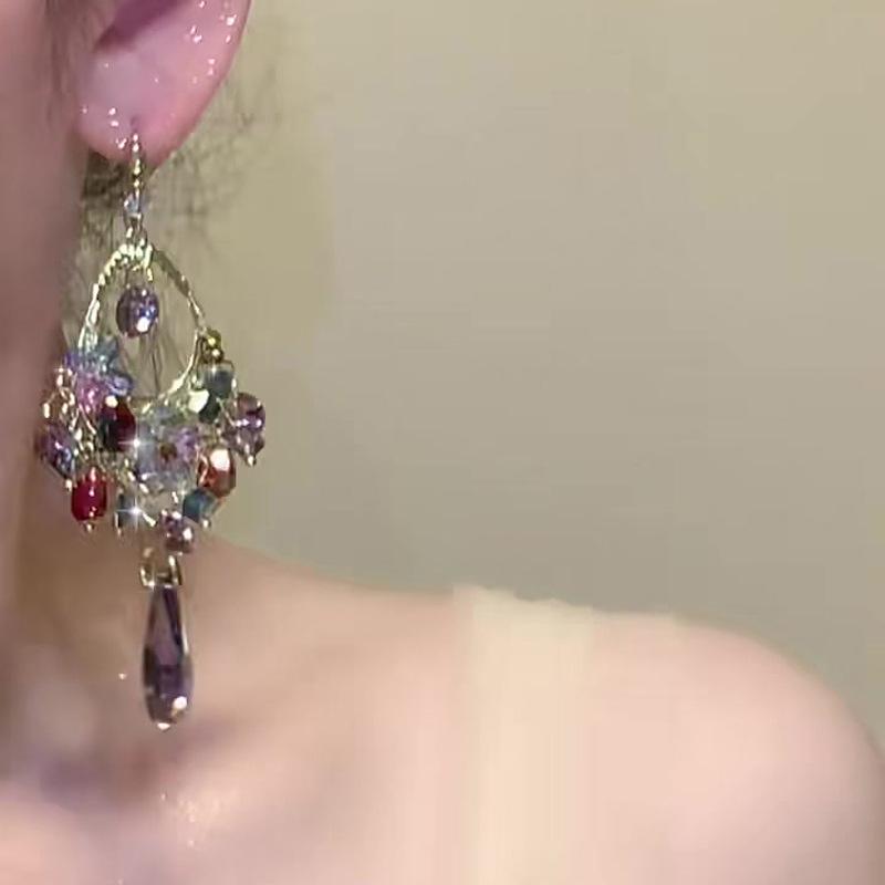 Silbernadel Retro Strassstein Quaste Ohrringe: Exquisite Luxus Blumige Ohrstecker