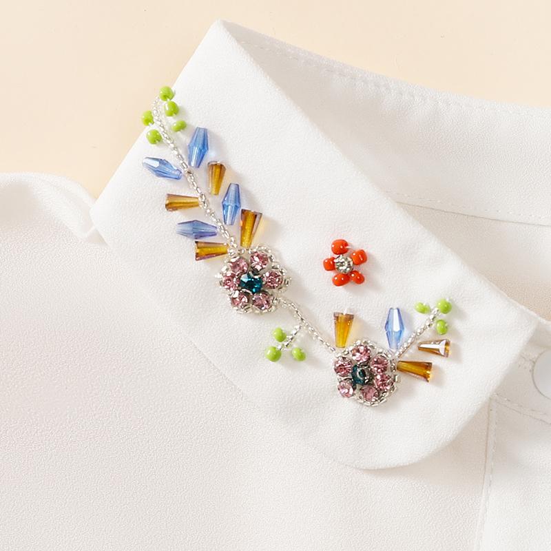 Handgemachter Chiffon-Falschkragen mit rundem Halsausschnitt und nagelfarbenen Perlen für Damen, modischer und vielseitiger dekorativer Kragen im Halbhemd-Stil