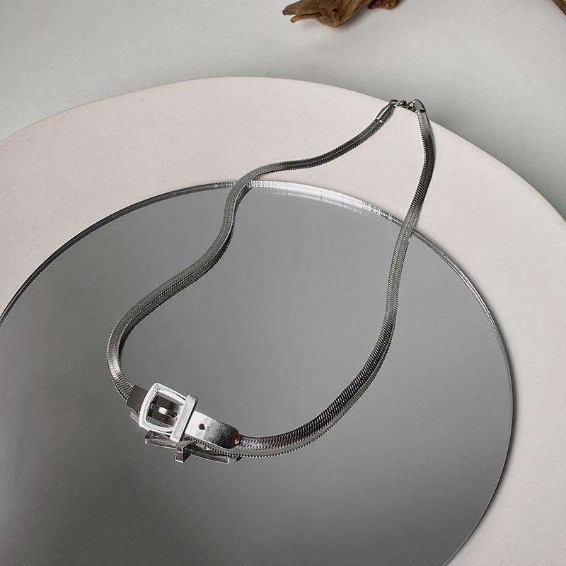 Stainless Steel Belt Buckle Collarbone Chain Necklace for Women Sexy Fashion Hip Hop Snake Bone Neck Chain Choker Collar
