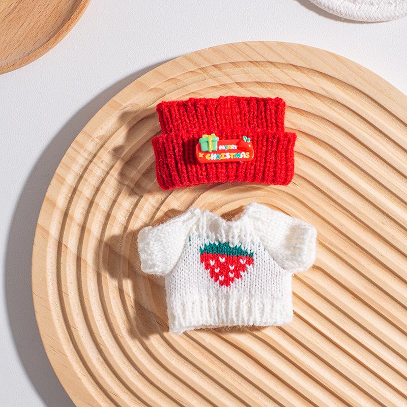 Labubu Christmas Sweater & Accessories Set for All Generations Keychain