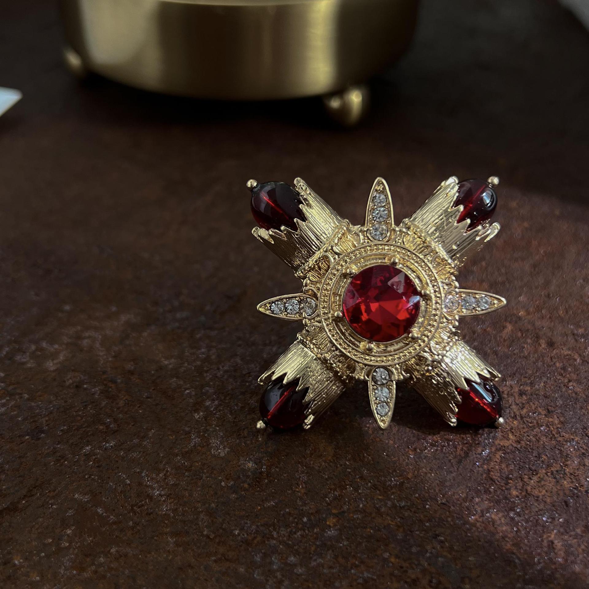 

Барокко Винтаж Крест Брошь Игла Средневековая Мода Классический Костюм Одежда Значок