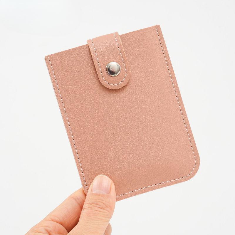 Etui na karty ze składanym wysuwanym designem i zapięciem na zatrzask