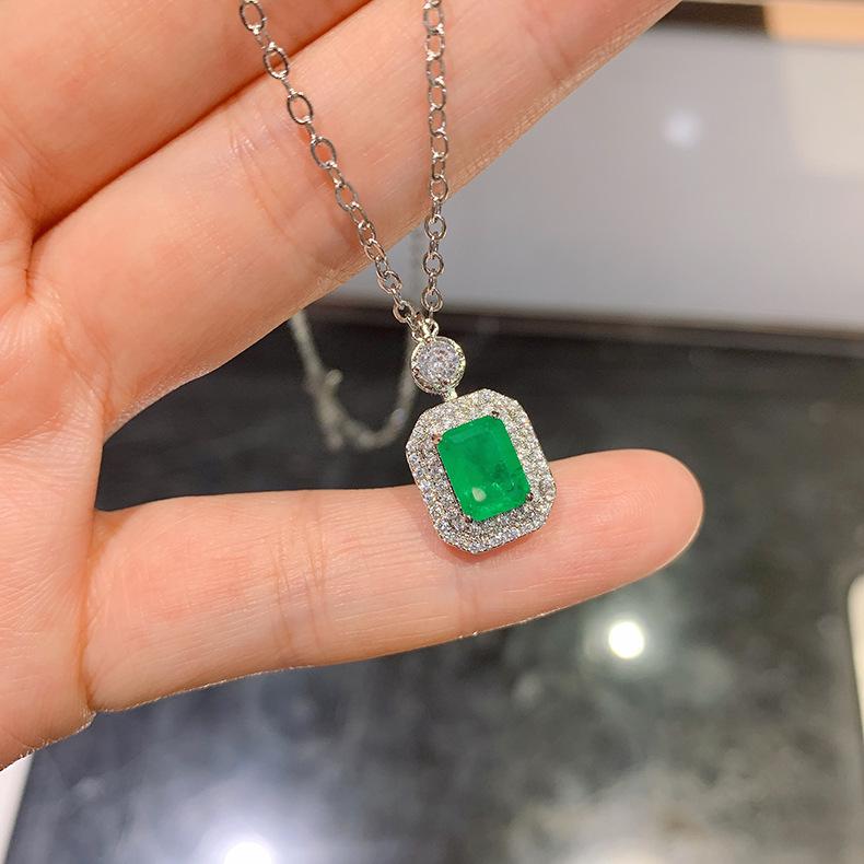 Retro Square Emerald Pendant Simulation Pigeon Blood Red Treasure Necklace Jewelry Accessories Set