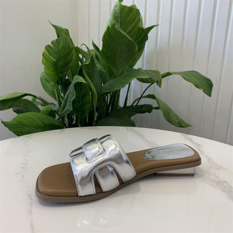 2025 Summer Popular Hong Kong Style Square Head Woven Shoes High-end Versatile Outer Wear Low Heels Cool Slippers Women's Beach One-word Drag