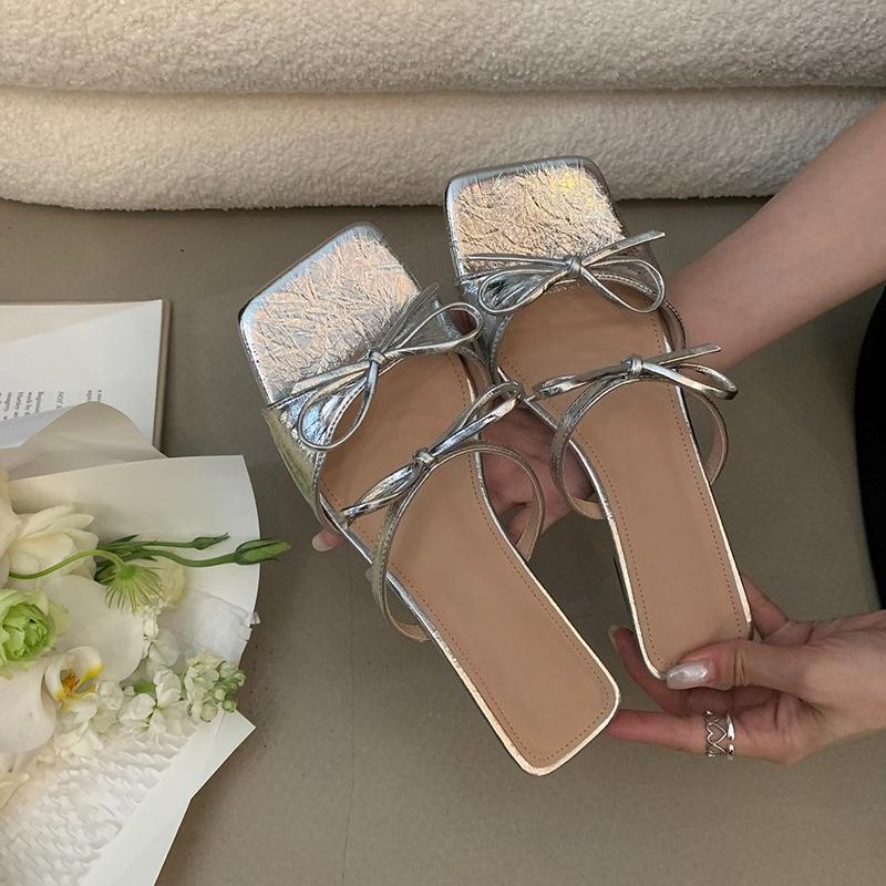 

Новые женские летние повседневные шлепанцы с квадратным носком, модные шлепанцы на низком каблуке с бабочкой для женщин 35 серебряный
