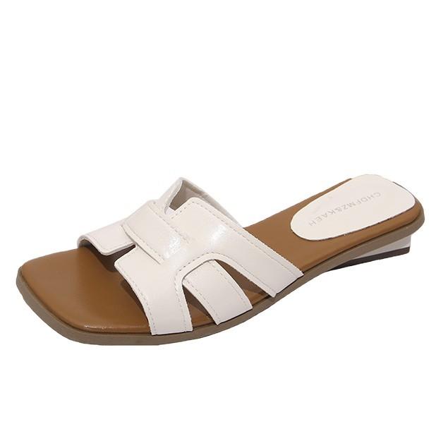 Korean Version of Xiaoxiangfeng Soft-soled Cool Slippers, Wearing Versatile Fashion with Skirt Slippers 2025 Summer New Beach Shoes