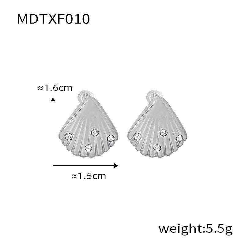 

Французские ретро серьги-подвески с бриллиантами и набор ожерелья из пресноводного жемчуга