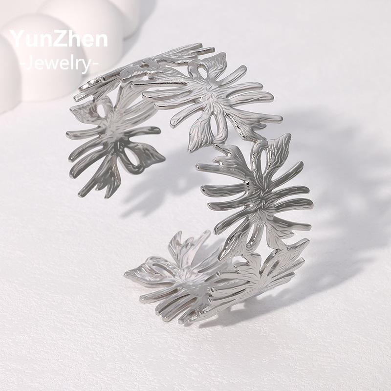 Hypoallergenic Waterproof Vintage Elegant Retro Irregular Leaf Bracelet Open Wide Version Personalized French Light Luxury