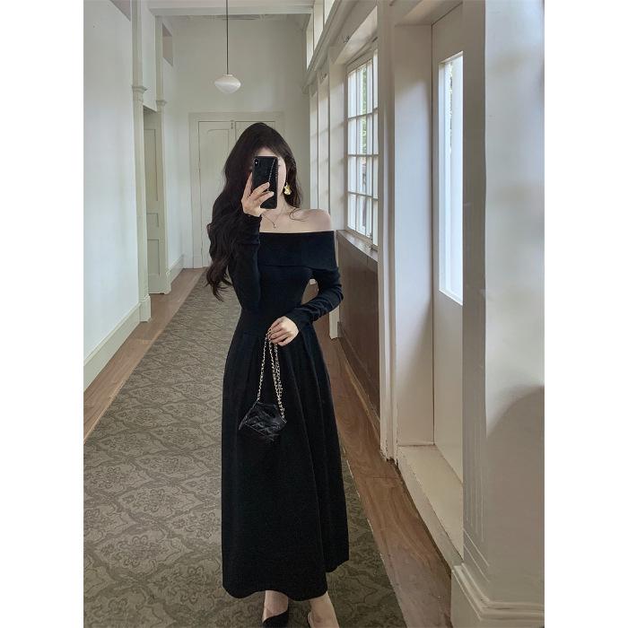 

Элегантное трикотажное платье с открытыми плечами: Осеннее платье А-силуэта с длинным рукавом, в зрелом стиле с французским вдохновением, с приталенным дизайном для женщин. One Size чёрный