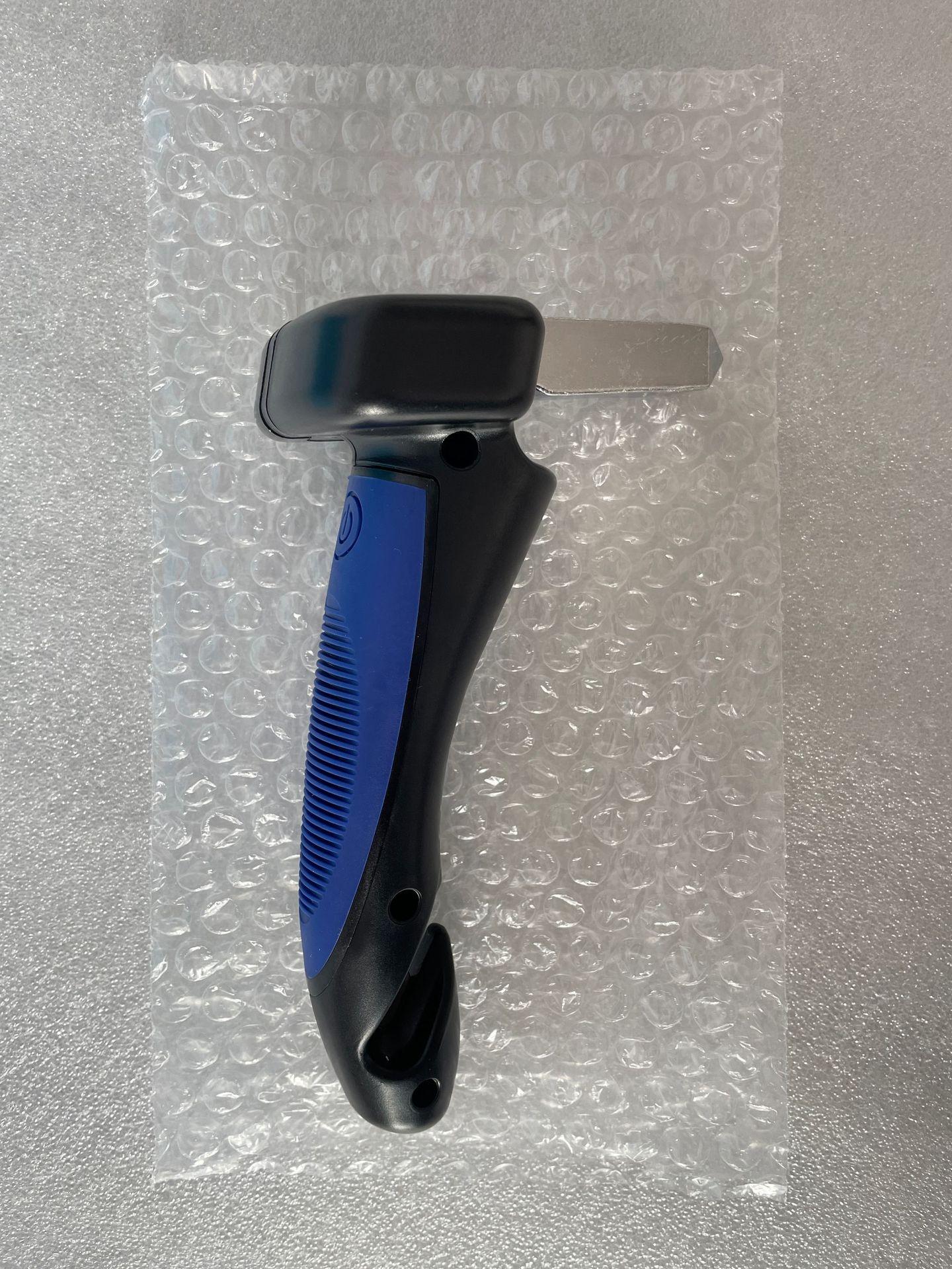 

General Motors Четыре в одном Подлокотник Аварийный молоток Вспомогательная ручка Вспомогательный молоток Стержень Ночная подсветка Многофункциональный аксессуар