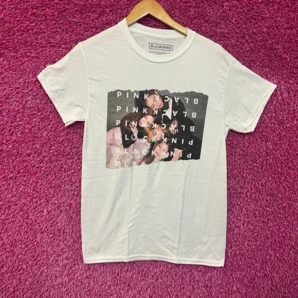 T-shirt Kpop Nero Rosa Shut Down